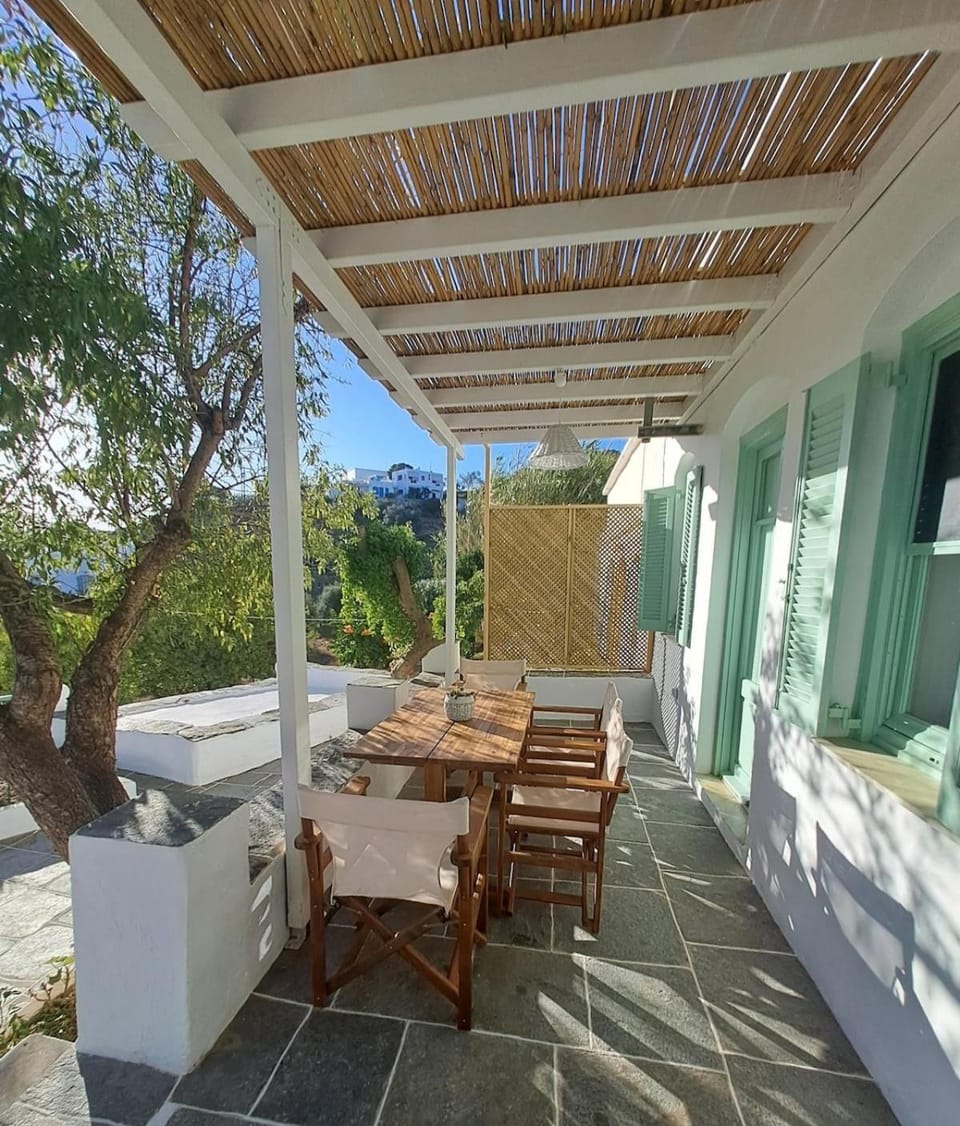 Cycladic Secret House House in Milos