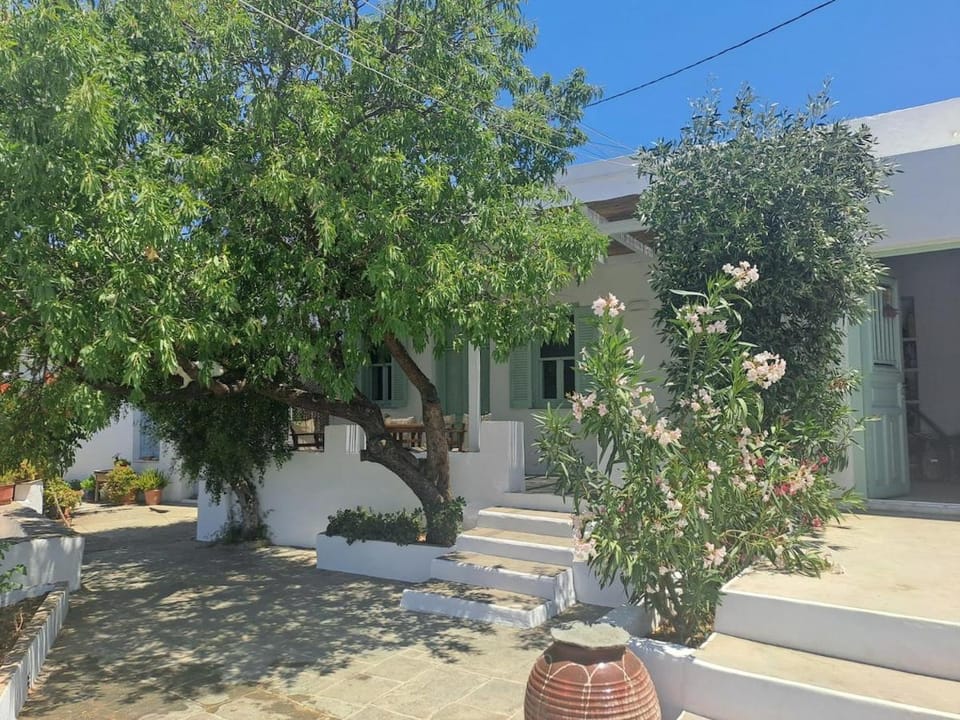Cycladic Secret House House in Milos
