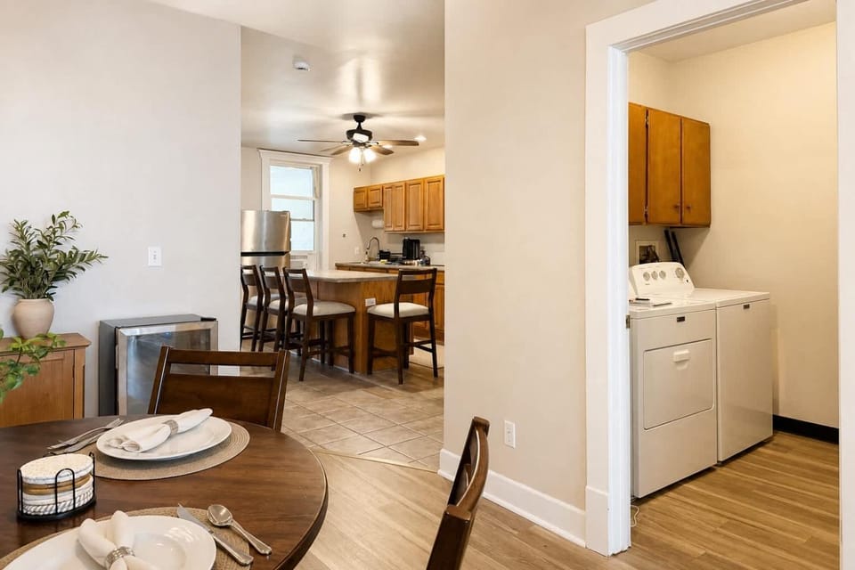 Downtown Neenah Charm Cozy 2BR Upper Apartment in Neenah