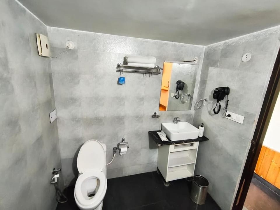 Avenaa Homestay Dehradun Vacation rental in Dehradun