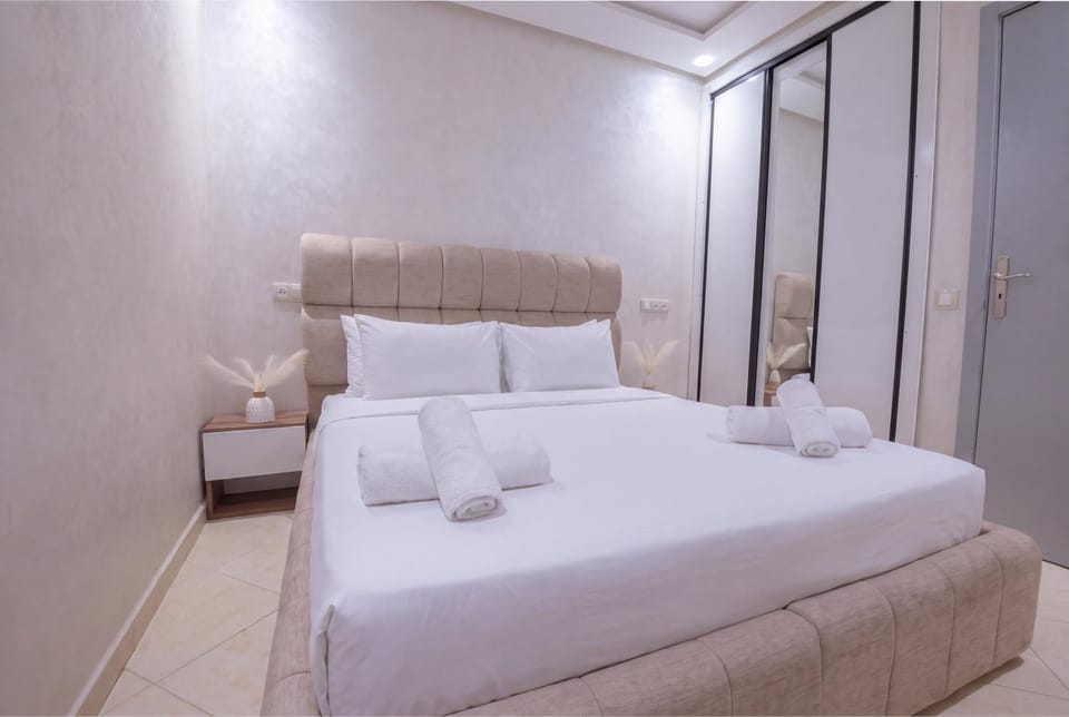 Luxury Apartment Terrace Fiber Optic 7 min to Gueliz Apartment in Marrakesh