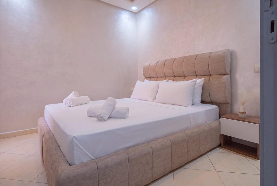 Luxury Apartment Terrace Fiber Optic 7 min to Gueliz Apartment in Marrakesh