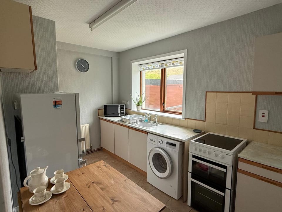 Dining area, kitchen