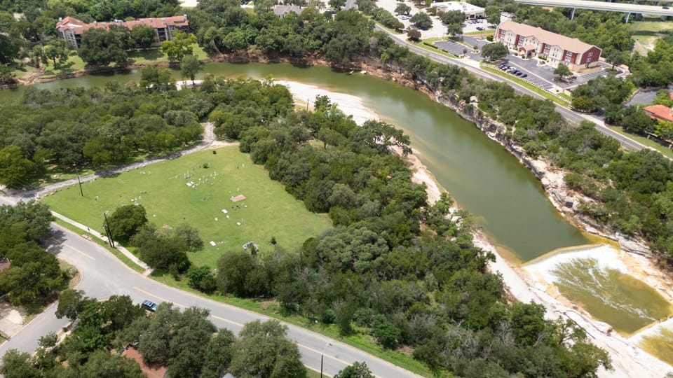 Nearby landmark, Neighbourhood, River view