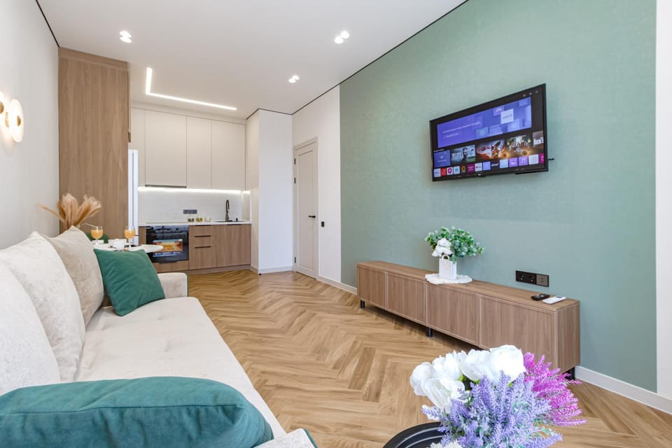 TV and multimedia, Kitchen or kitchenette, Living room, Seating area, Dining area, kitchen