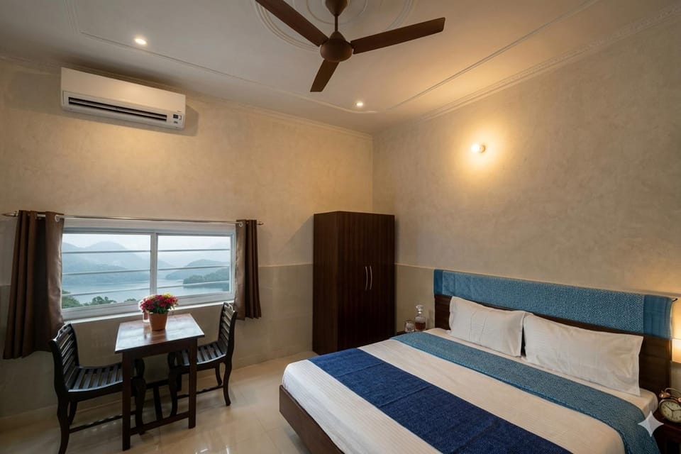 Bed, Photo of the whole room, Bedroom, air conditioner