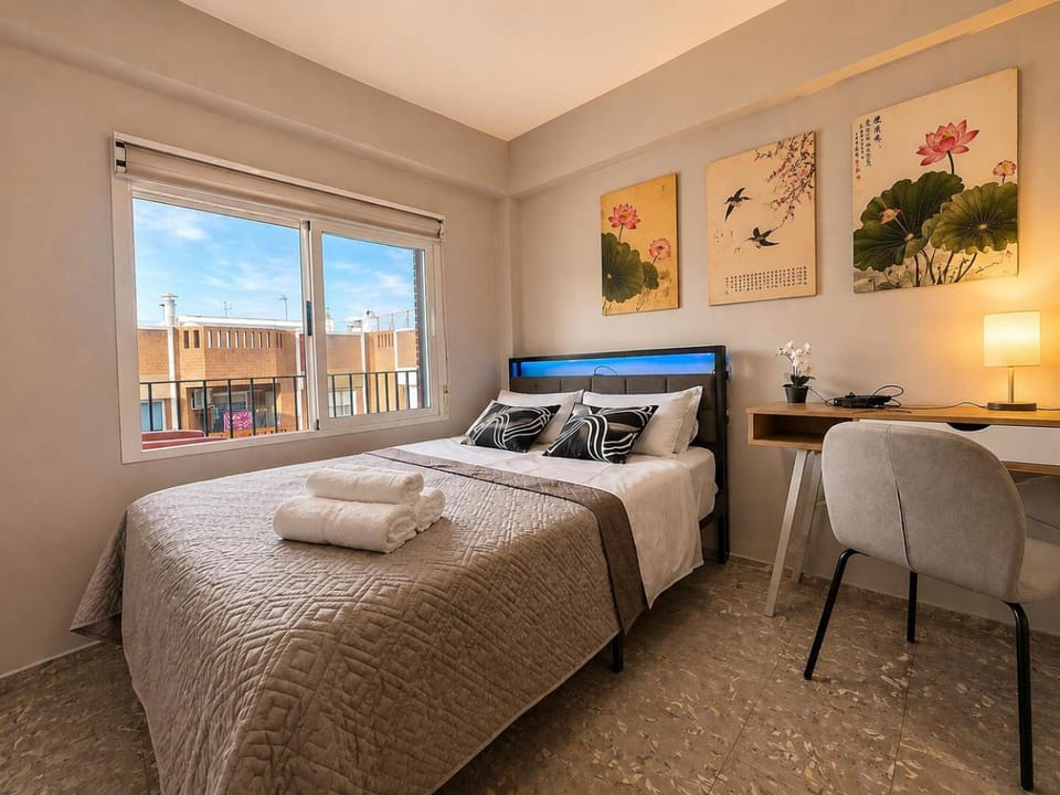 Bed, Photo of the whole room, Bedroom