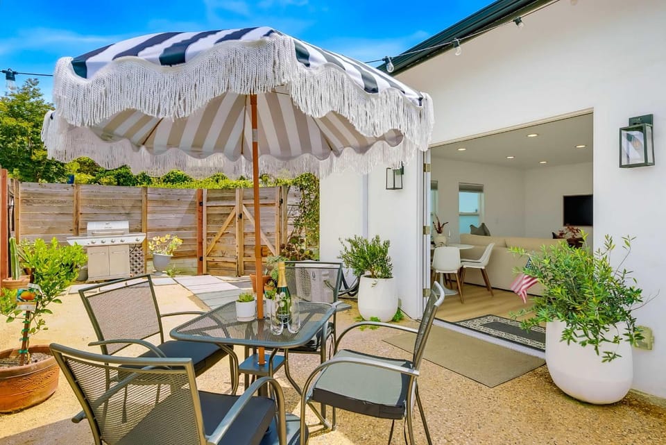 Coastal Casita Stylish Beach Vacation House in La Jolla Shores