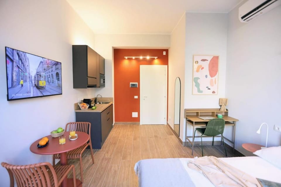 Luma Milano - 2 steps Metro - Duomo&Linate Direct - AC - Balcony Apartment in Milan