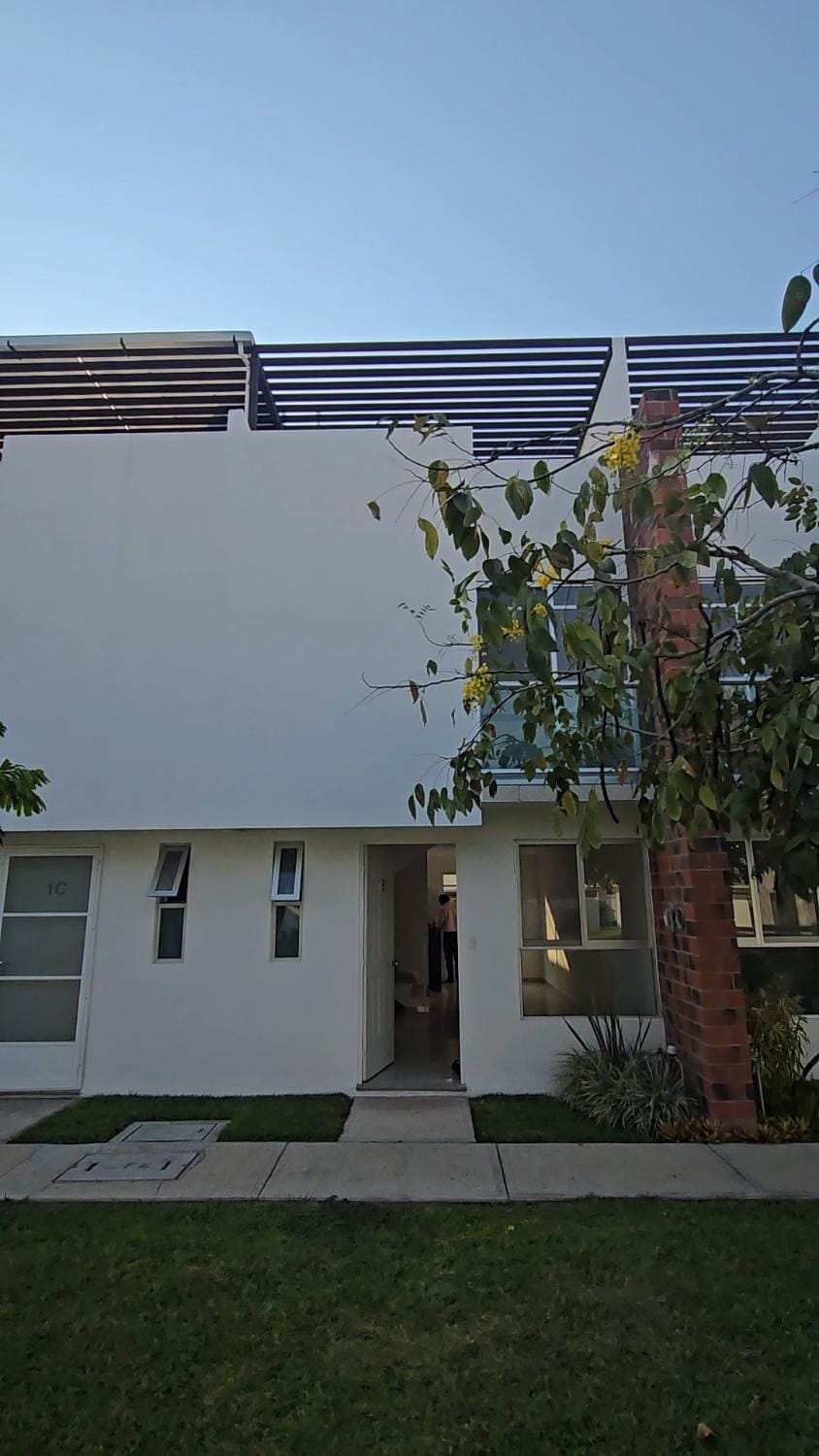 Cómoda casa con roof garden, alberca y asador House in State of Morelos