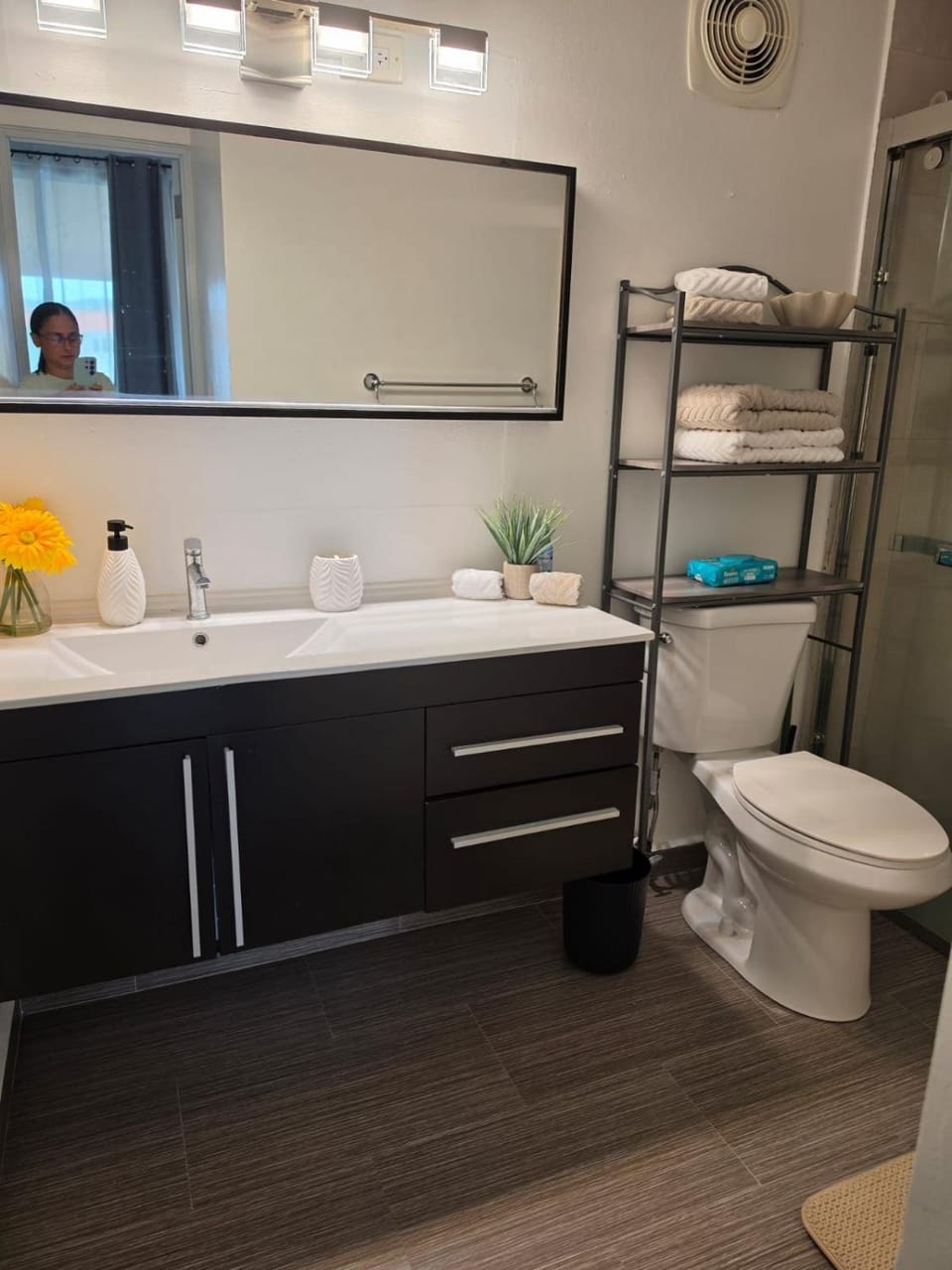 Toilet, Bathroom, towels