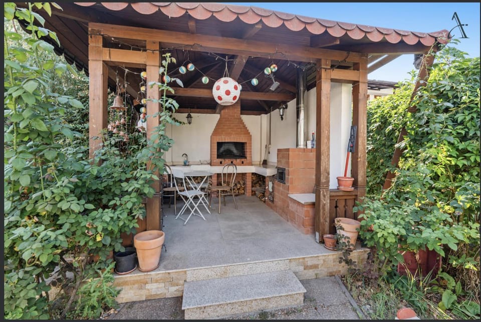 BBQ facilities, Garden, Balcony/Terrace