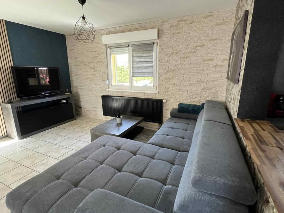 Communal lounge/ TV room, TV and multimedia, Living room, Seating area