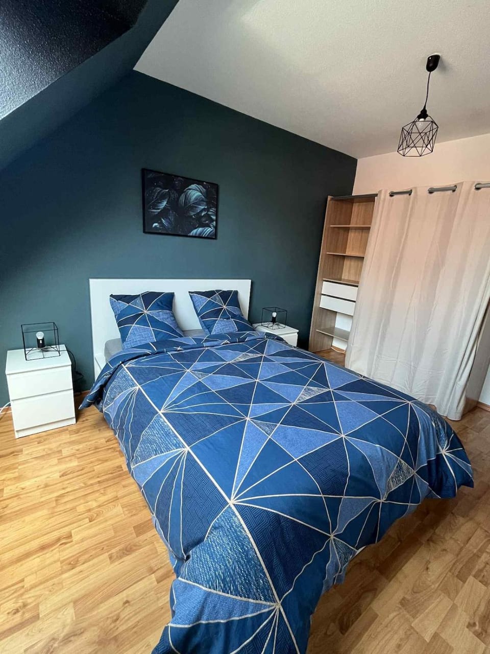 Bed, Photo of the whole room, Bedroom