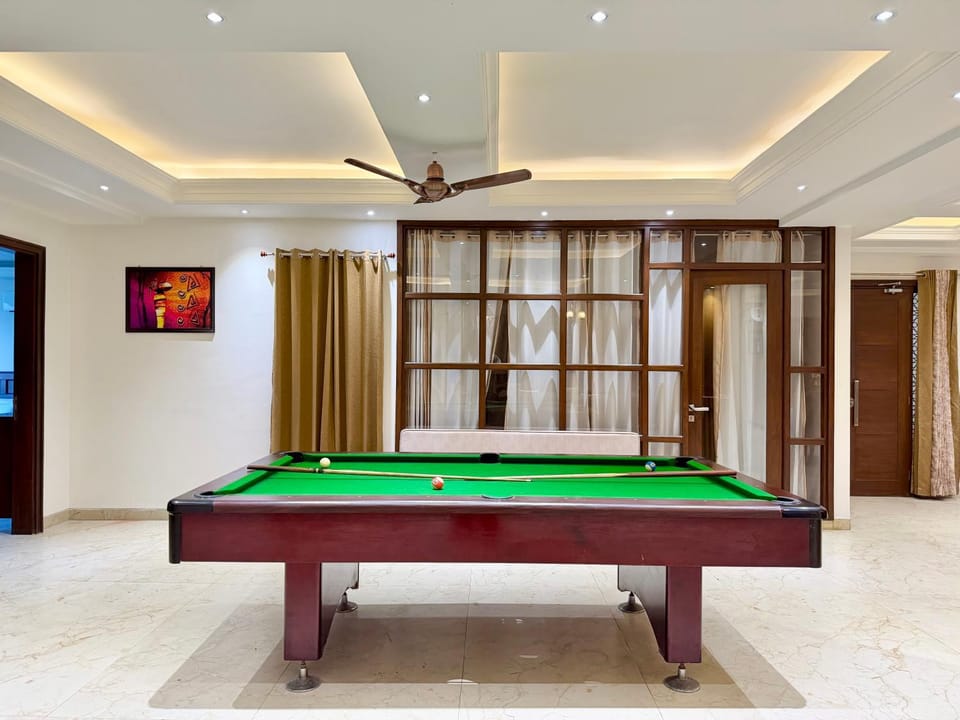 Billiard, Living room