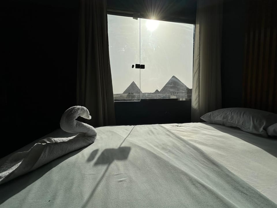 Bed, Natural landscape, Photo of the whole room, Bedroom, Mountain view