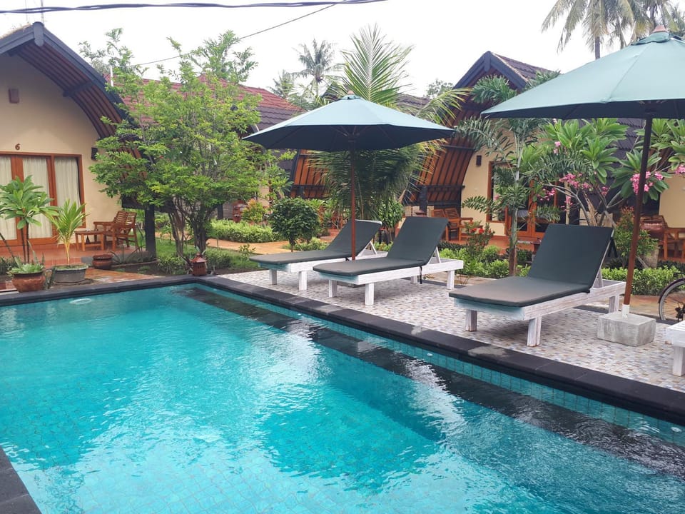 Swimming pool, Swimming pool