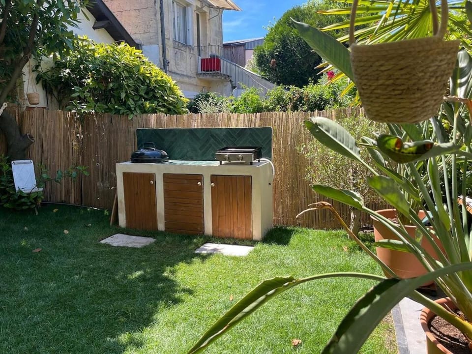 Oasis pool and clim in Bordeaux Villa in Bordeaux