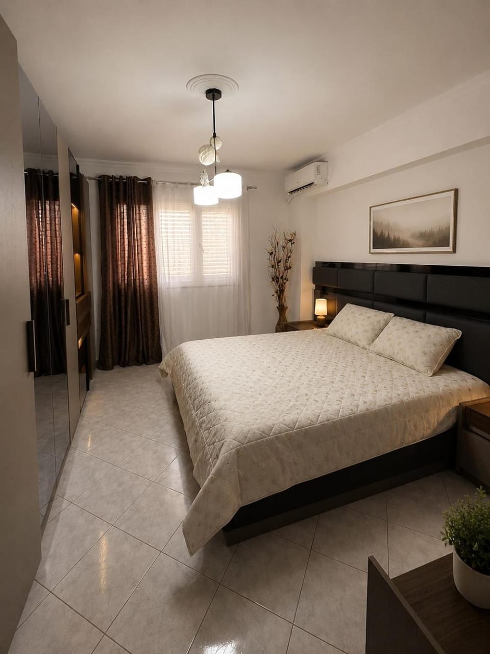 Bed, Photo of the whole room, Bedroom, air conditioner
