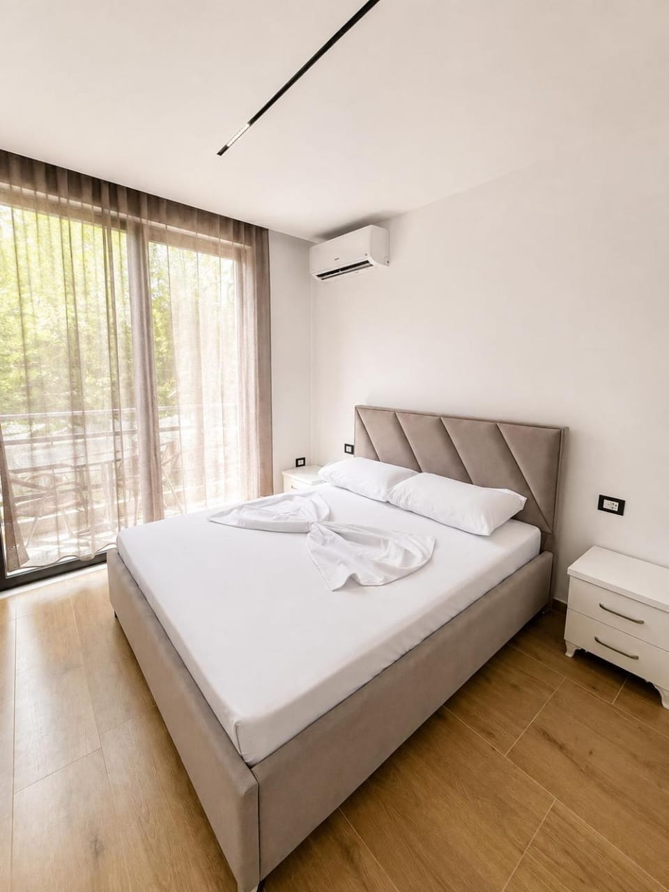 Bed, Photo of the whole room, Bedroom, towels, air conditioner