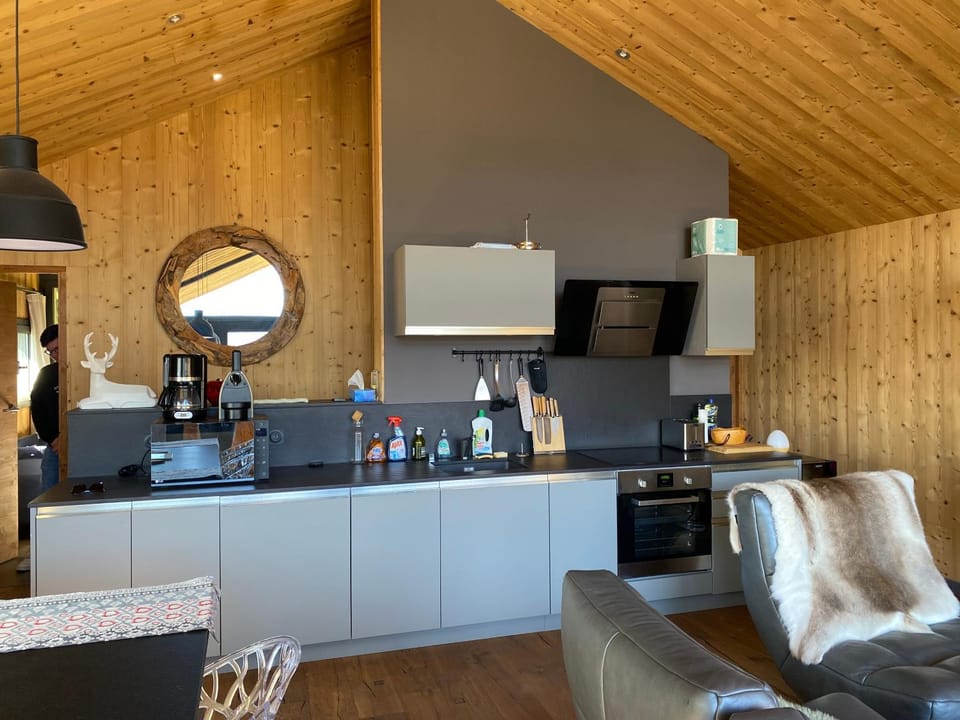 Kitchen or kitchenette, Living room
