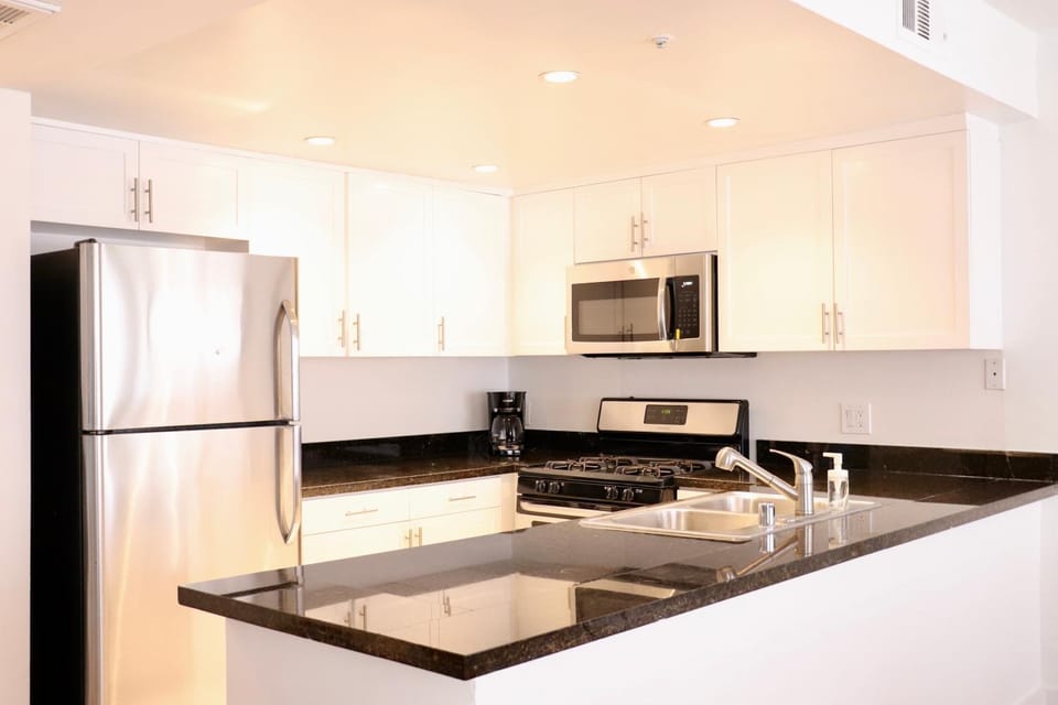 WEHO Place By Sunset Plaza Apartment Apartment in West Hollywood