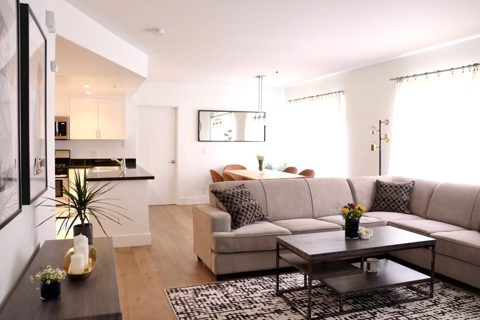 WEHO Place By Sunset Plaza Apartment Apartment in West Hollywood