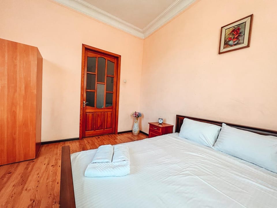 Bed, Photo of the whole room, Bedroom, wardrobe