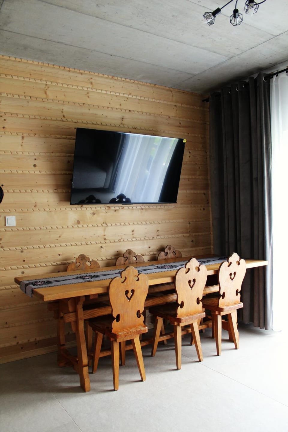 Communal lounge/ TV room, Communal lounge/ TV room, TV and multimedia, Dining area, Evening entertainment
