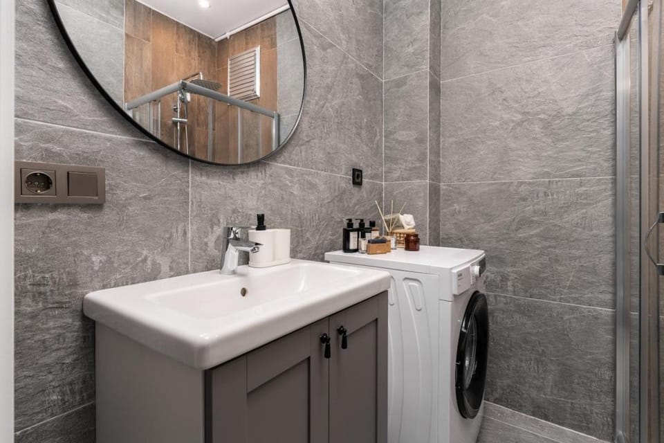 Elegant 2BR - Balcony - Near Metro - Şişli Apartment in Istanbul