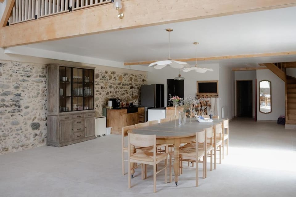 Seating area, Dining area