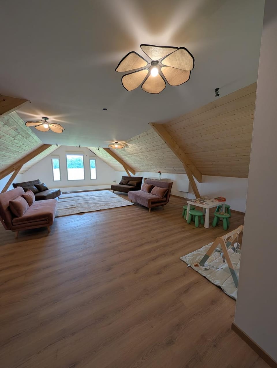 Living room, Seating area