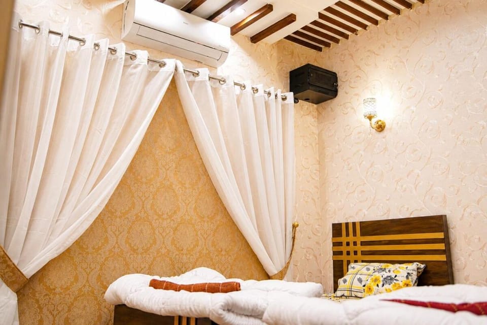 Bed, Photo of the whole room, Bedroom, air conditioner