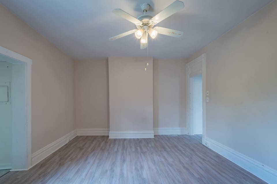 1BR 1 Bath Unit At Lawrenceville Apartment in Pittsburgh