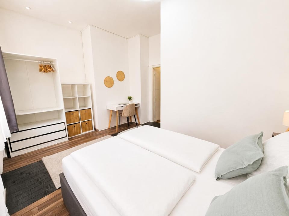 Bed, Photo of the whole room, Bedroom, wardrobe