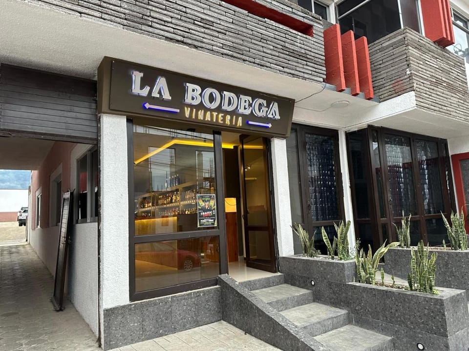 Facade/entrance