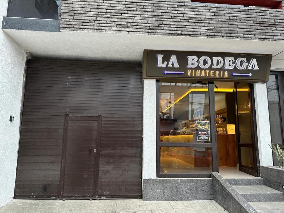 Facade/entrance