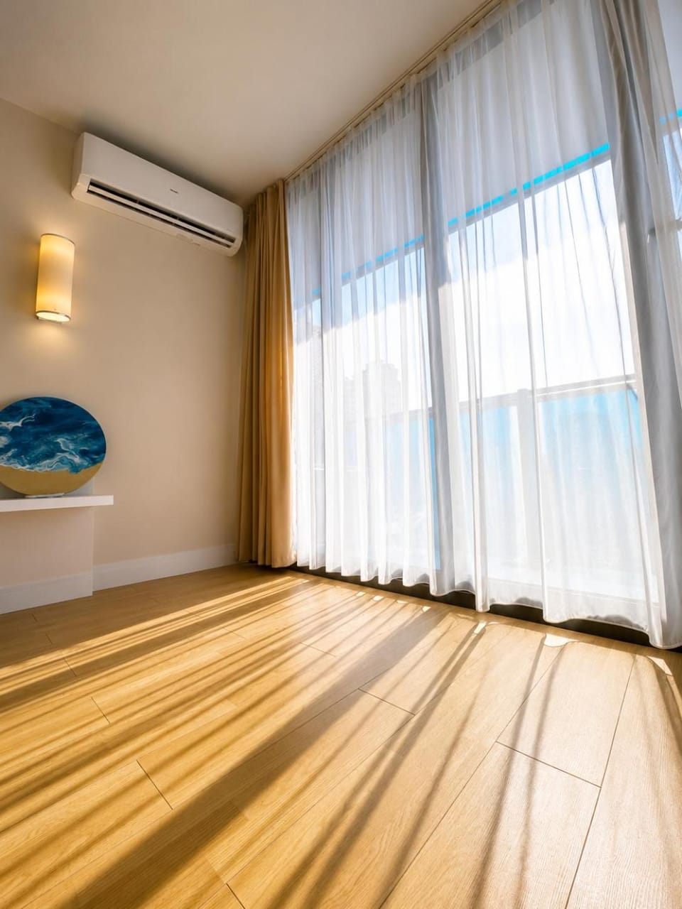 Bed, Photo of the whole room, Bedroom, air conditioner