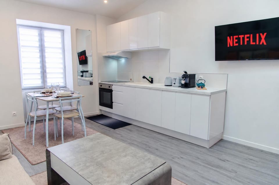 TV and multimedia, Dining area