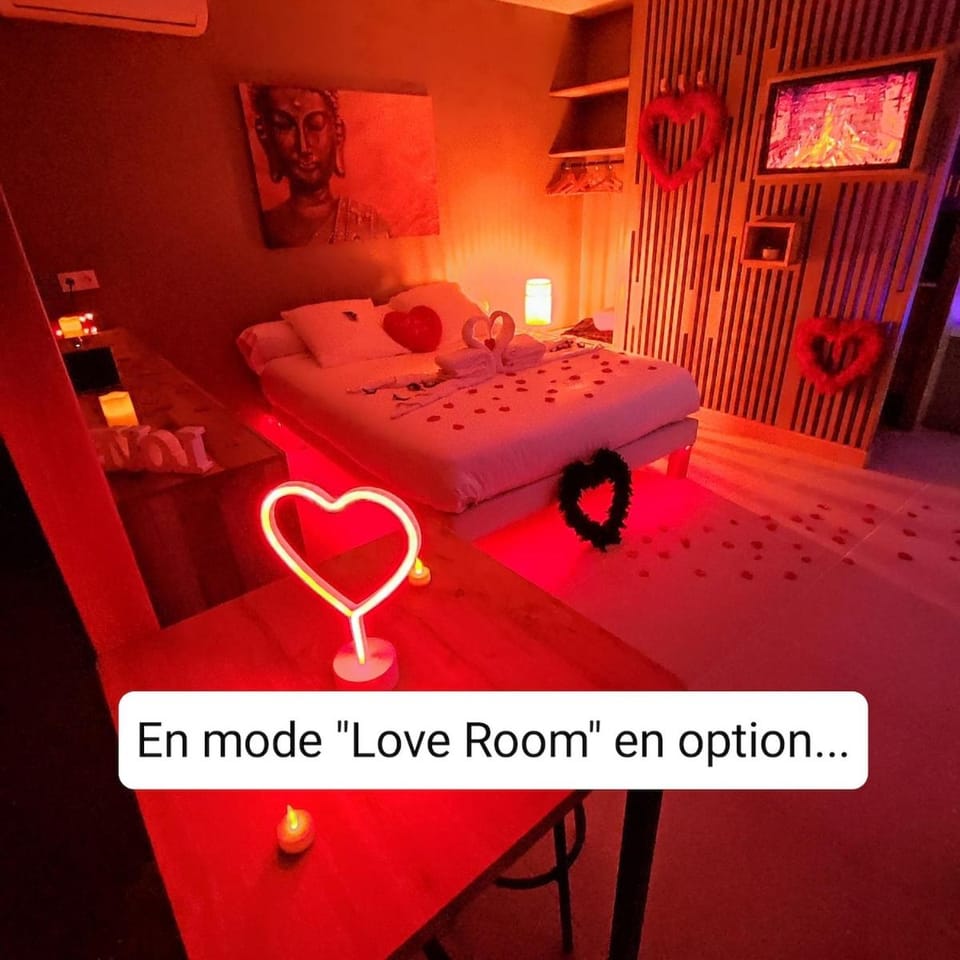 maison balneo ou love room jardin terrasse vue Apartment in Roquebrune-sur-Argens