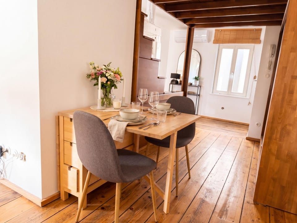 Seating area, Dining area