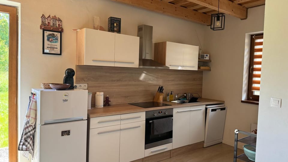Kitchen or kitchenette, Kitchen or kitchenette