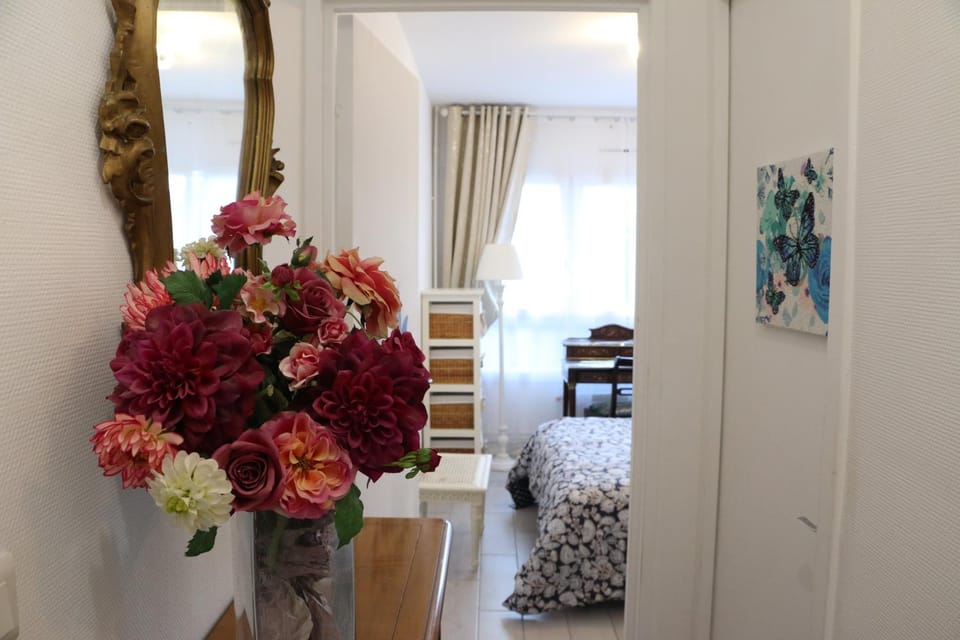 Coquet Appartement avec balcon Caen Nord, proche Mémorial Apartment in Caen