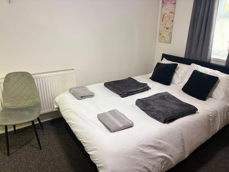 Beautiful 3-Bedroom Flat in the heart of Swansea Apartment in Swansea