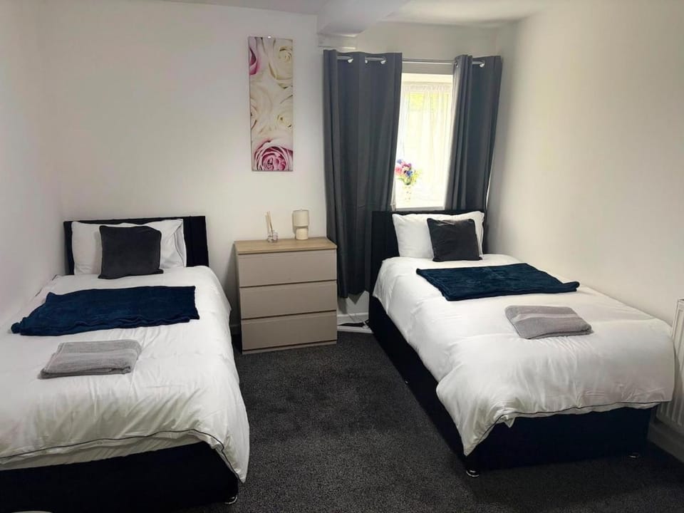 Beautiful 3-Bedroom Flat in the heart of Swansea Apartment in Swansea