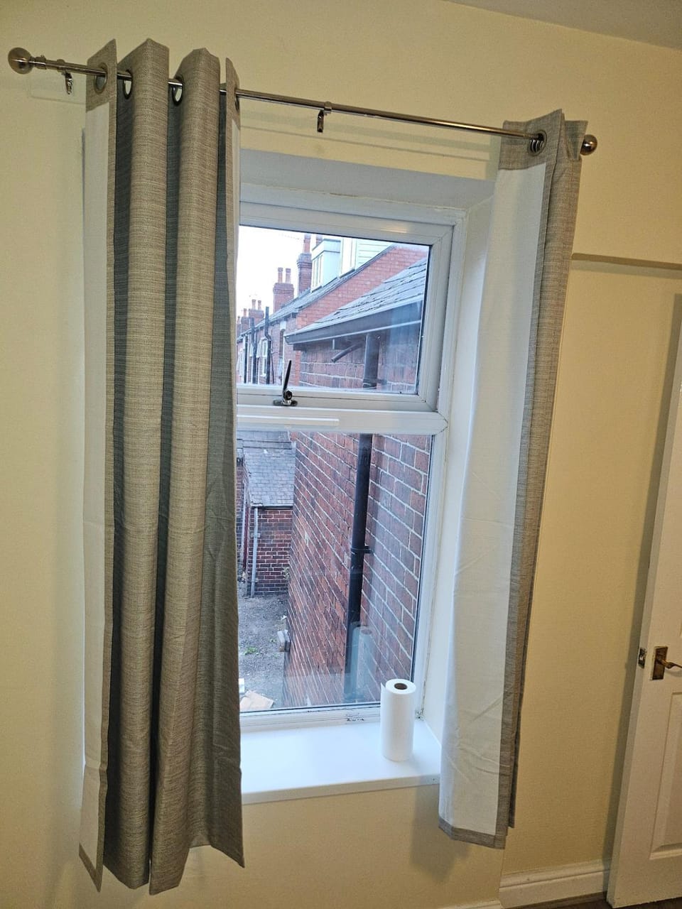 Luxury Home S9 Mint Condition Near M1 Sheffield House in Rotherham
