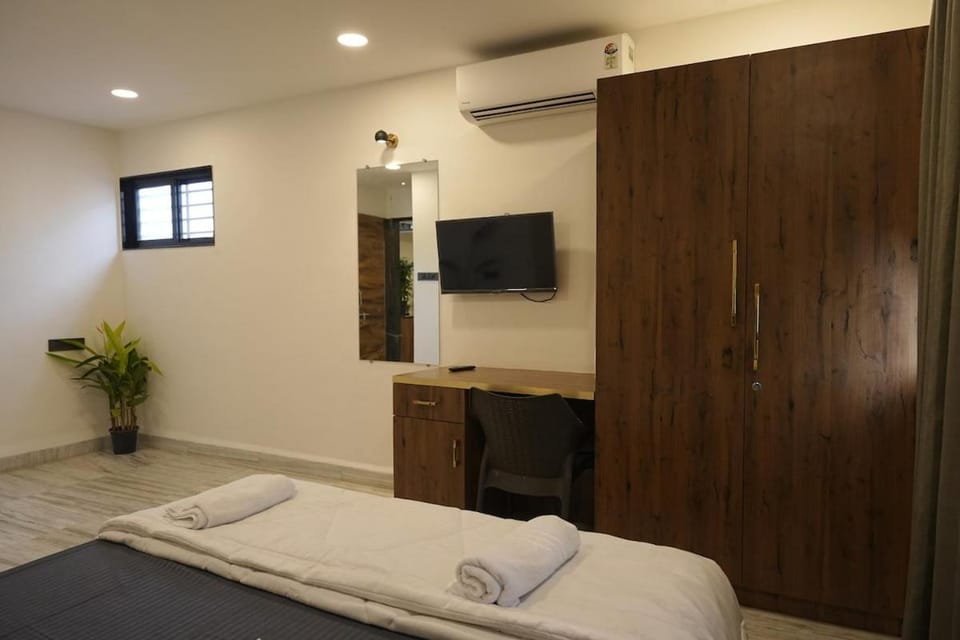 Serene by the River 4BHK Apartment in Koregaon Park Apartment in Pune