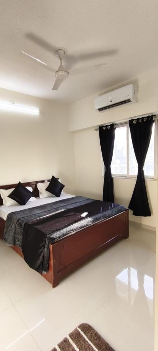 Private Apartment With Metro View on Highway Apartment in Mumbai