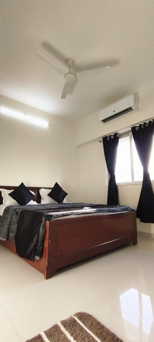 Private Apartment With Metro View on Highway Apartment in Mumbai
