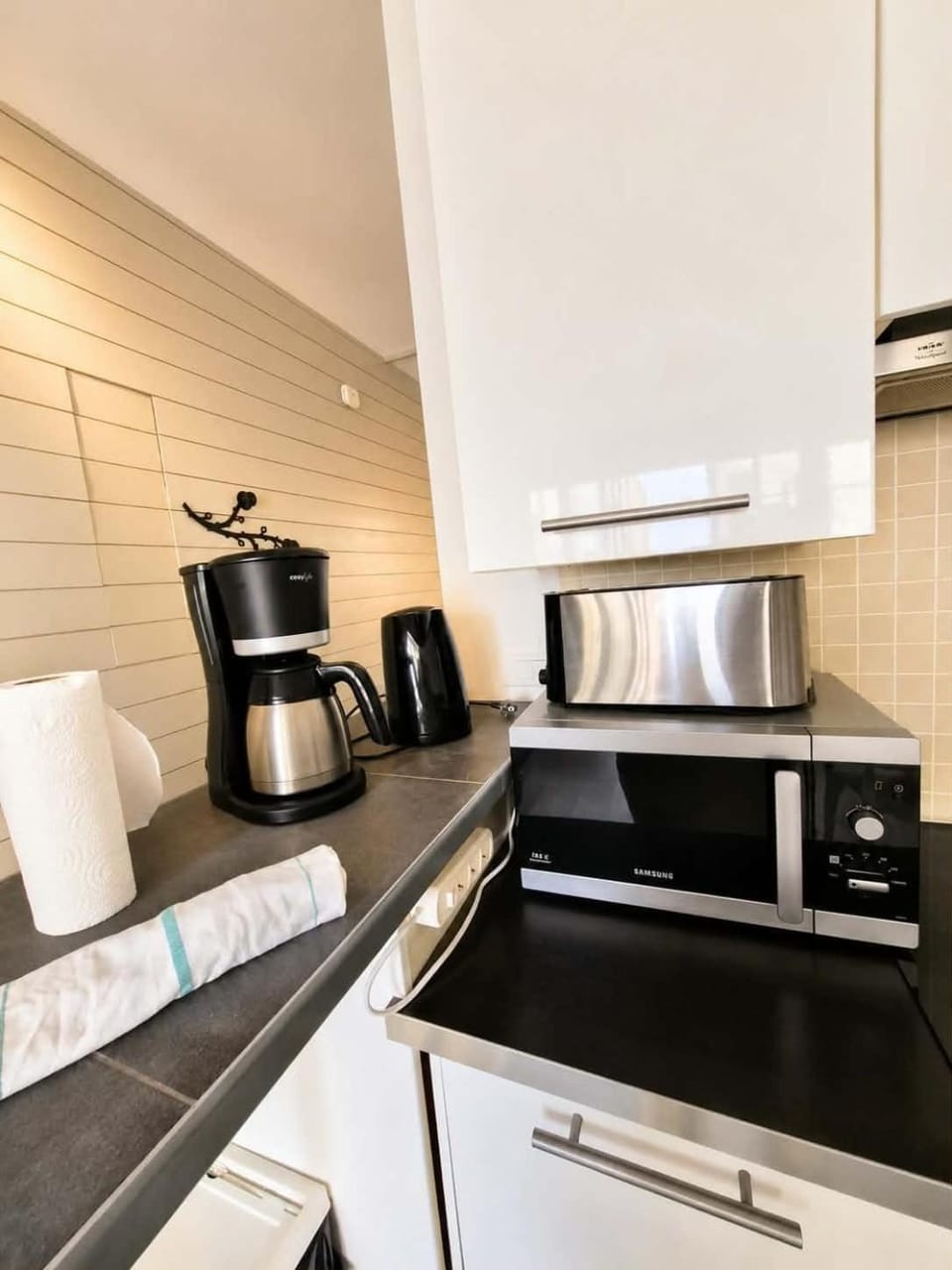 Coffee/tea facilities, Kitchen or kitchenette, microwave, toaster